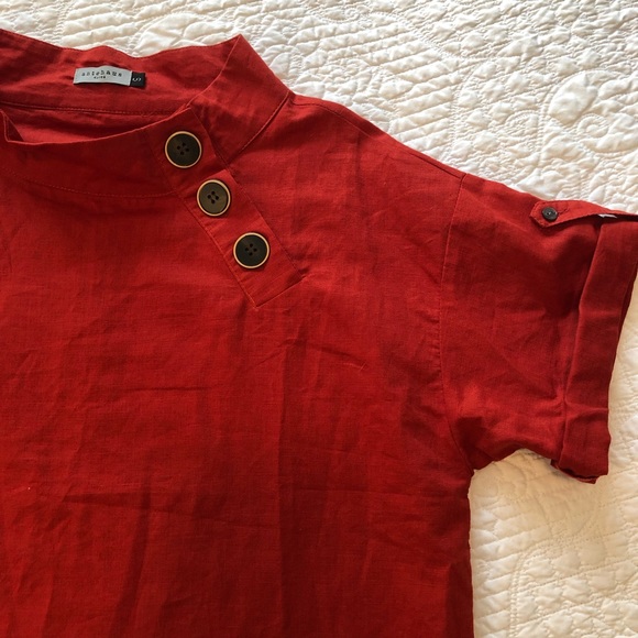 Beautiful linen boxy mock neck top - Picture 2 of 6